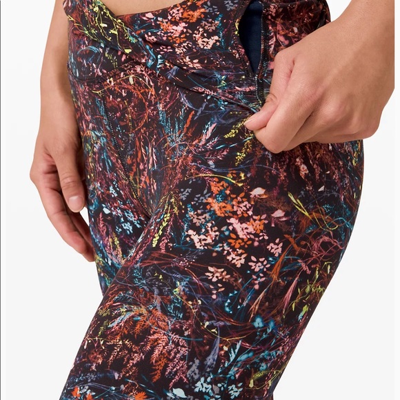 Brand New Lululemon Align 25” size 4 - Picture 3 of 5